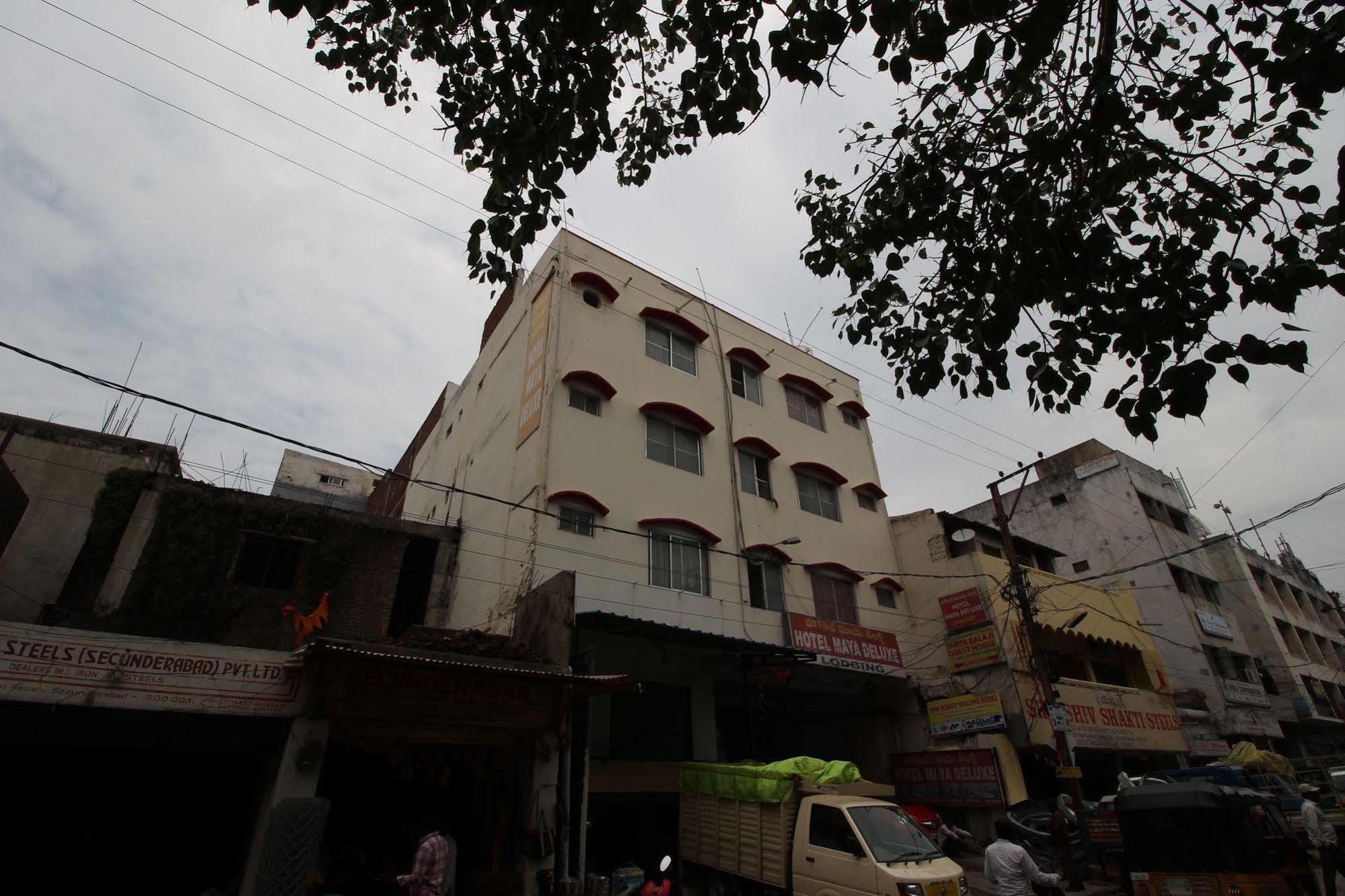 Hotel Maya Deluxe Hyderabad Exterior foto